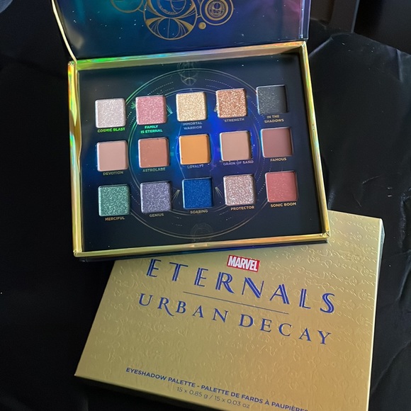 Urban Decay x Marvel 'Eternals' Eyeshadow Palette - Picture 1 of 7